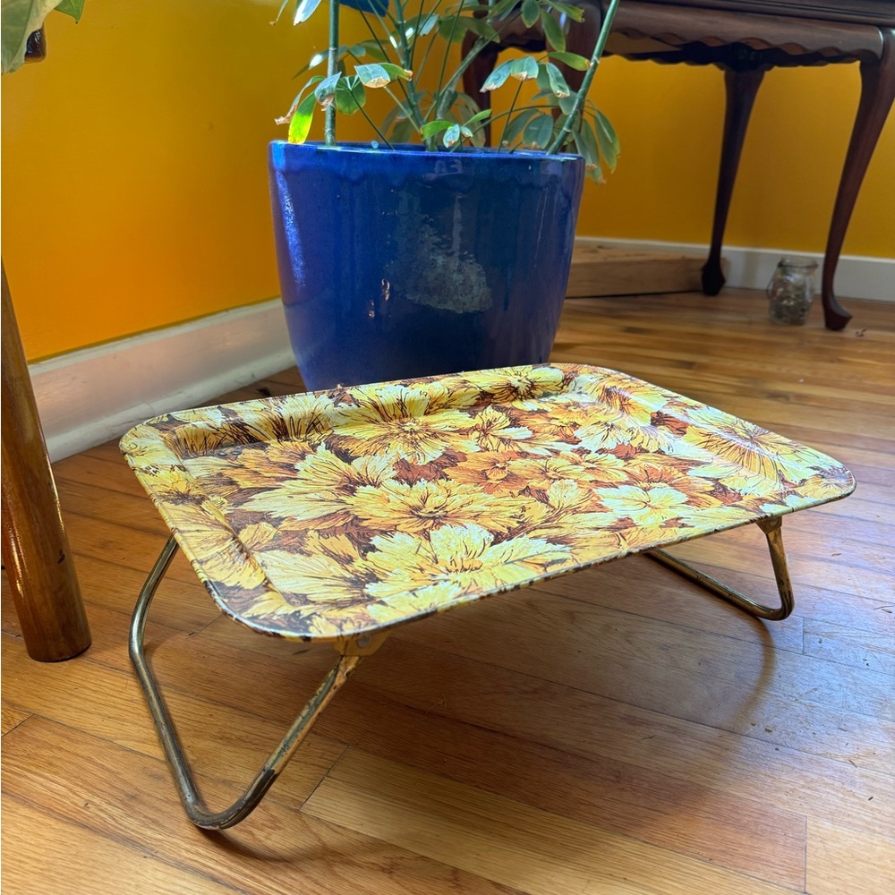 Vintage Sunflower Metal Folding Tray
